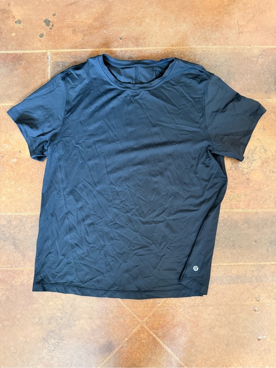 lululemon athletica Tops - lululemon athletica Black Short Sleeve Crew Tee